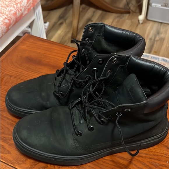 Timberlands - Picture 2 of 10